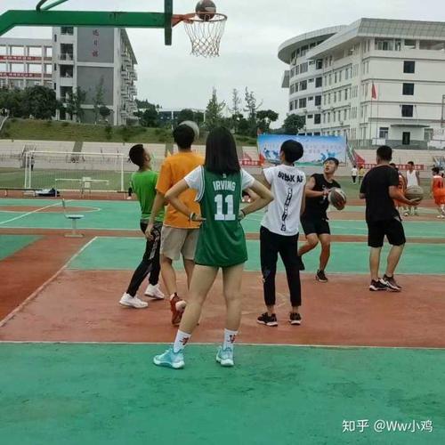 女生打篮球给人的感受